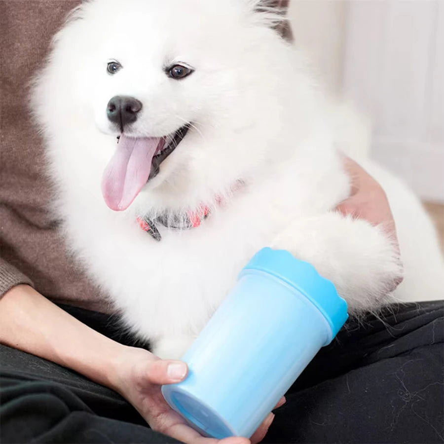 Pet paw wash cup quickly removes mud and dirt effortlessly.